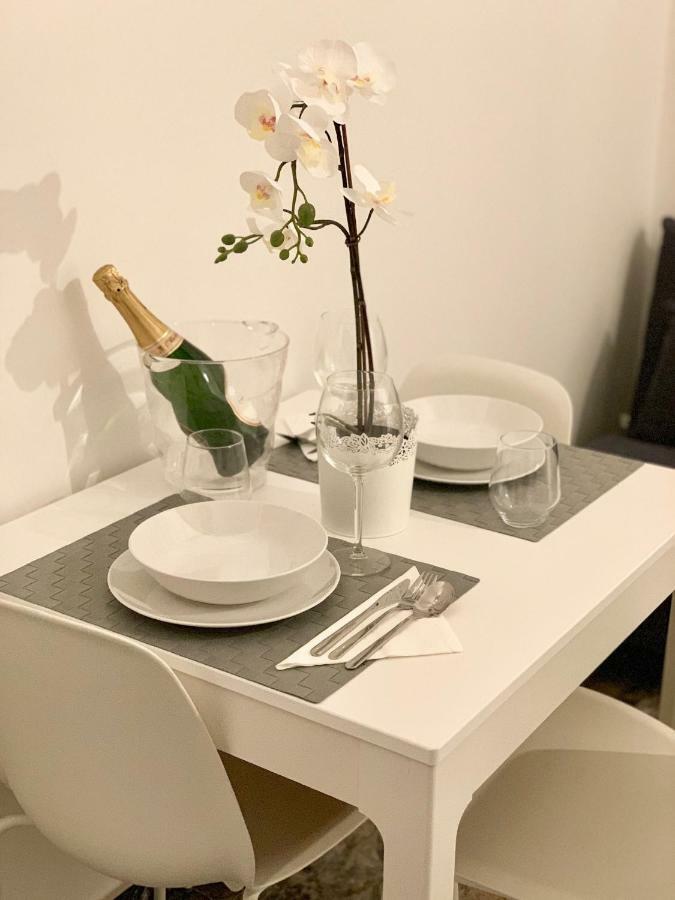 Indipendenza Luxury Apartments Bolonia Exterior foto